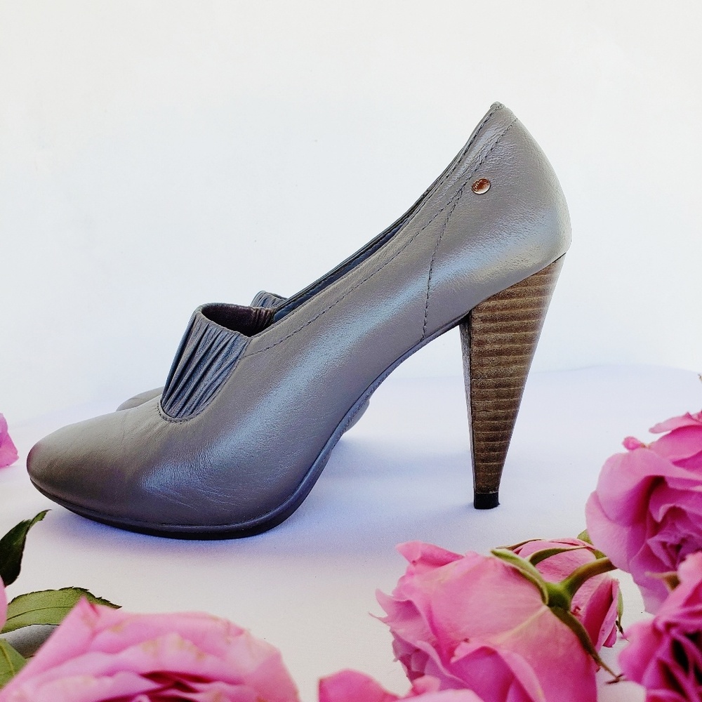 Coach Ruched Grey Pumps - Picture 2 of 8